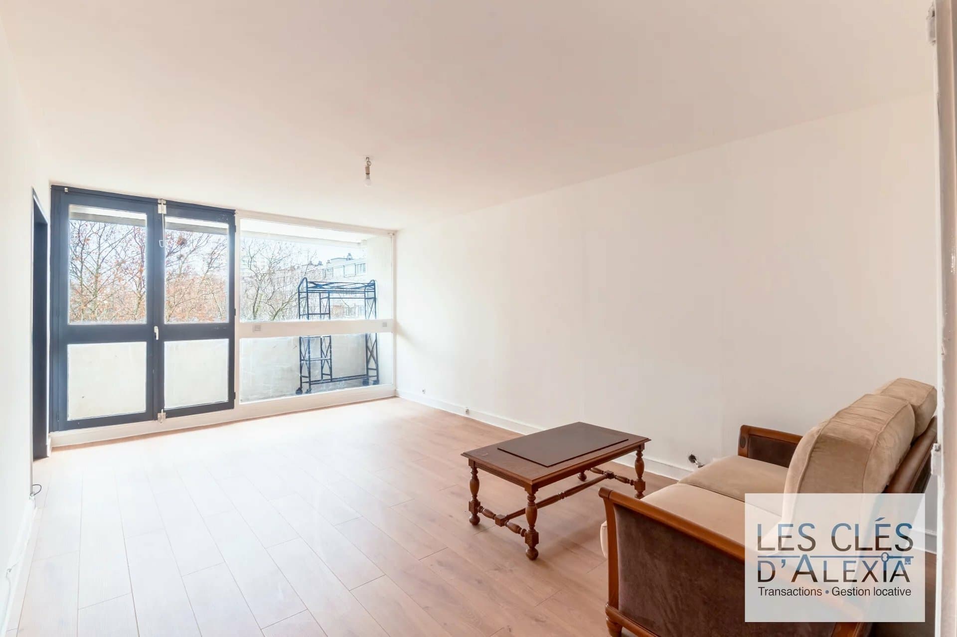 Spacieux T4 traversant de 81 m² avec 2 balcons et parking - Idéalement situé au cœur de Villeurbanne