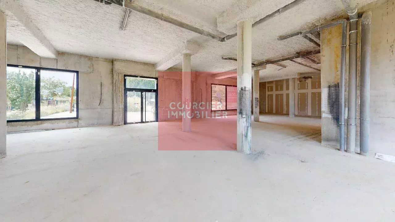 BOIS D'ARCY - A VENDRE LOCAL COMMERCIAL NEUF 271 M2
