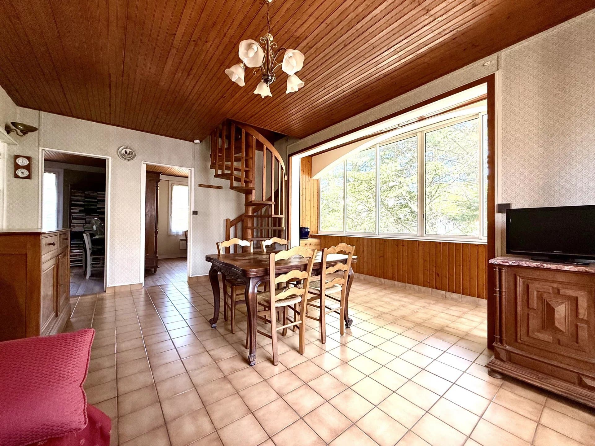 Maison - 8 Pièces