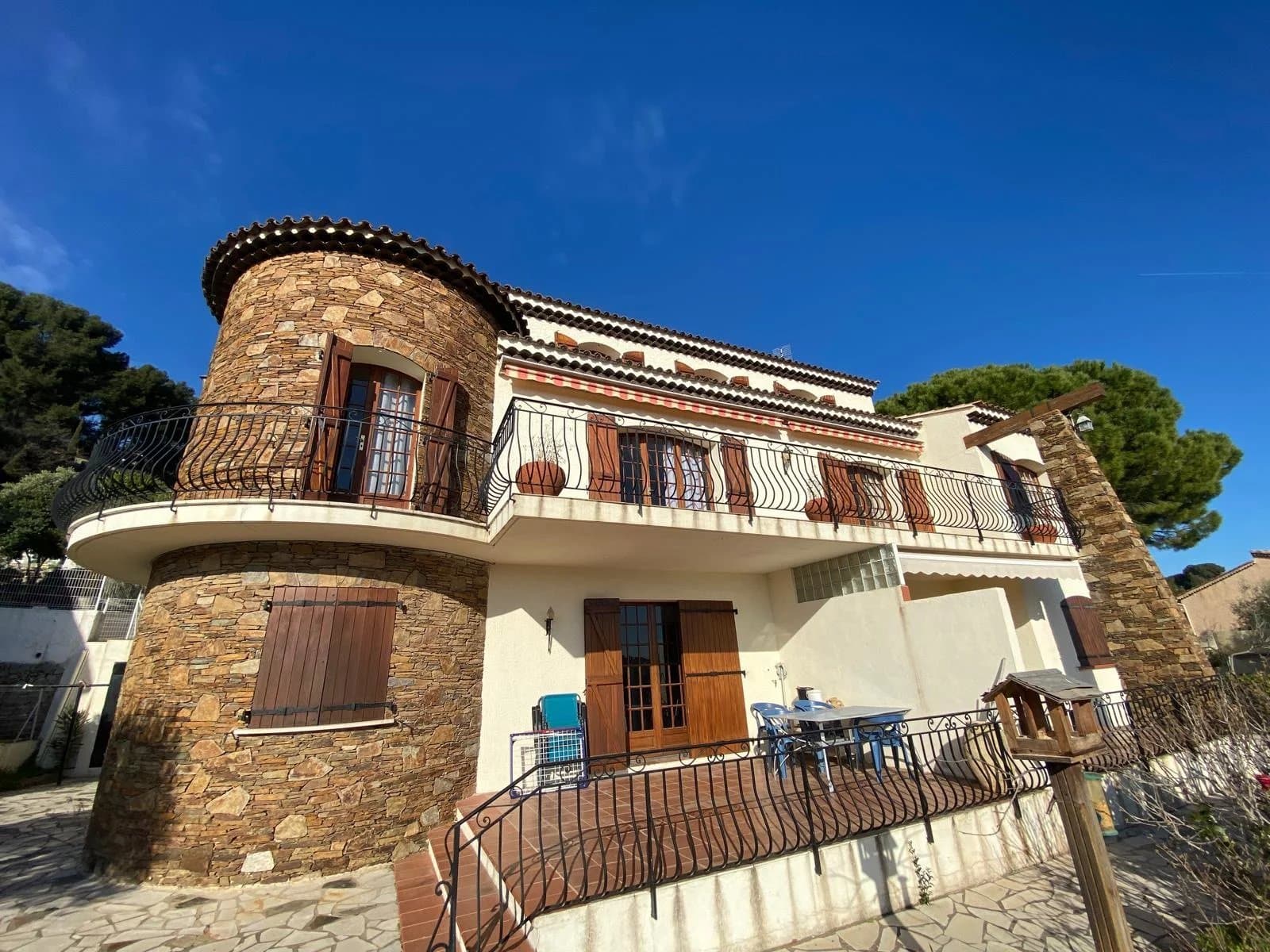 Villa à fort potentiel à la Valette du Var,