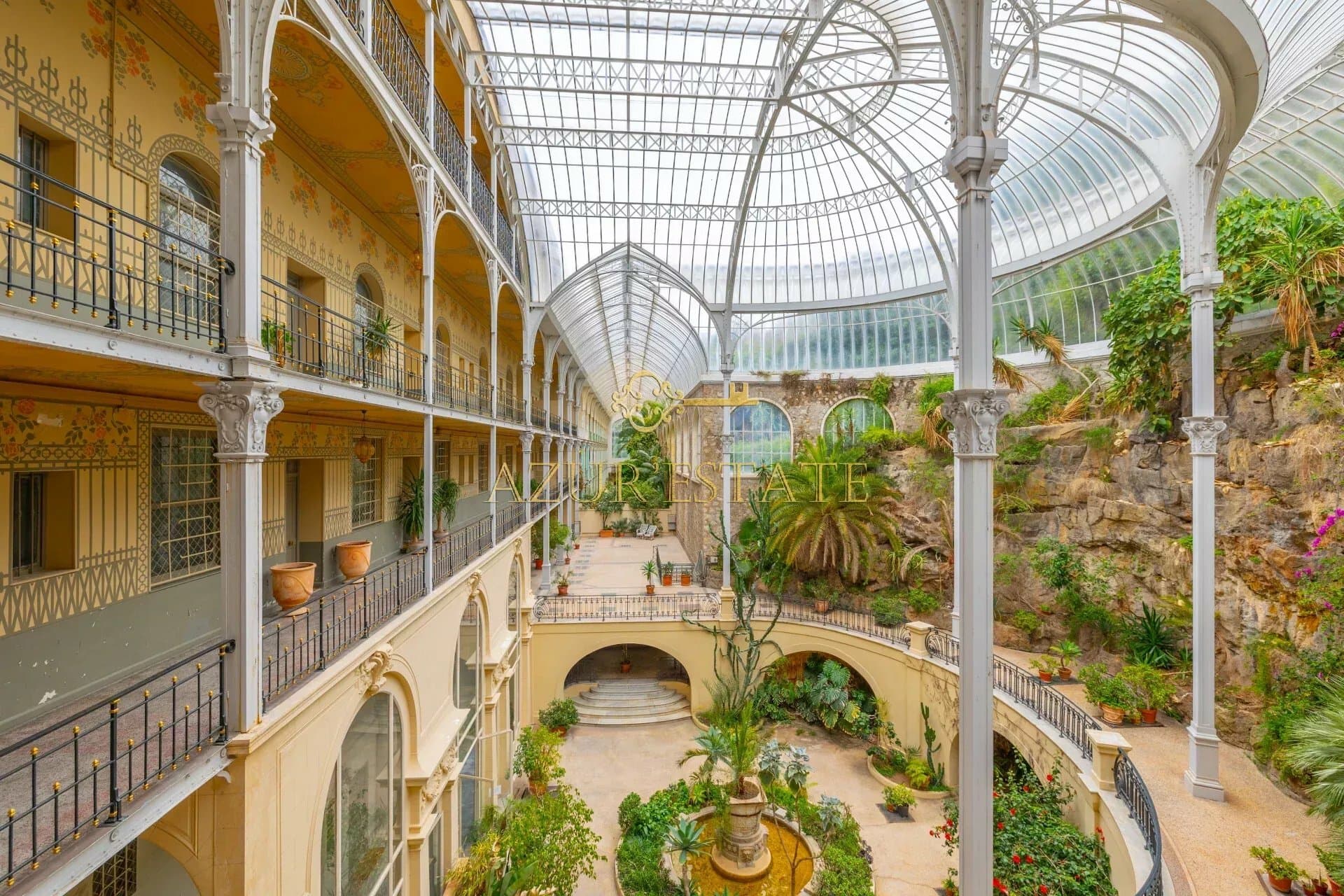 BEAUSOLEIL / RIVIERA PALACE : BIEN D'EXCEPTION AVEC 4 APPARTEMENTS VUE MER GARAGE ET CAVE