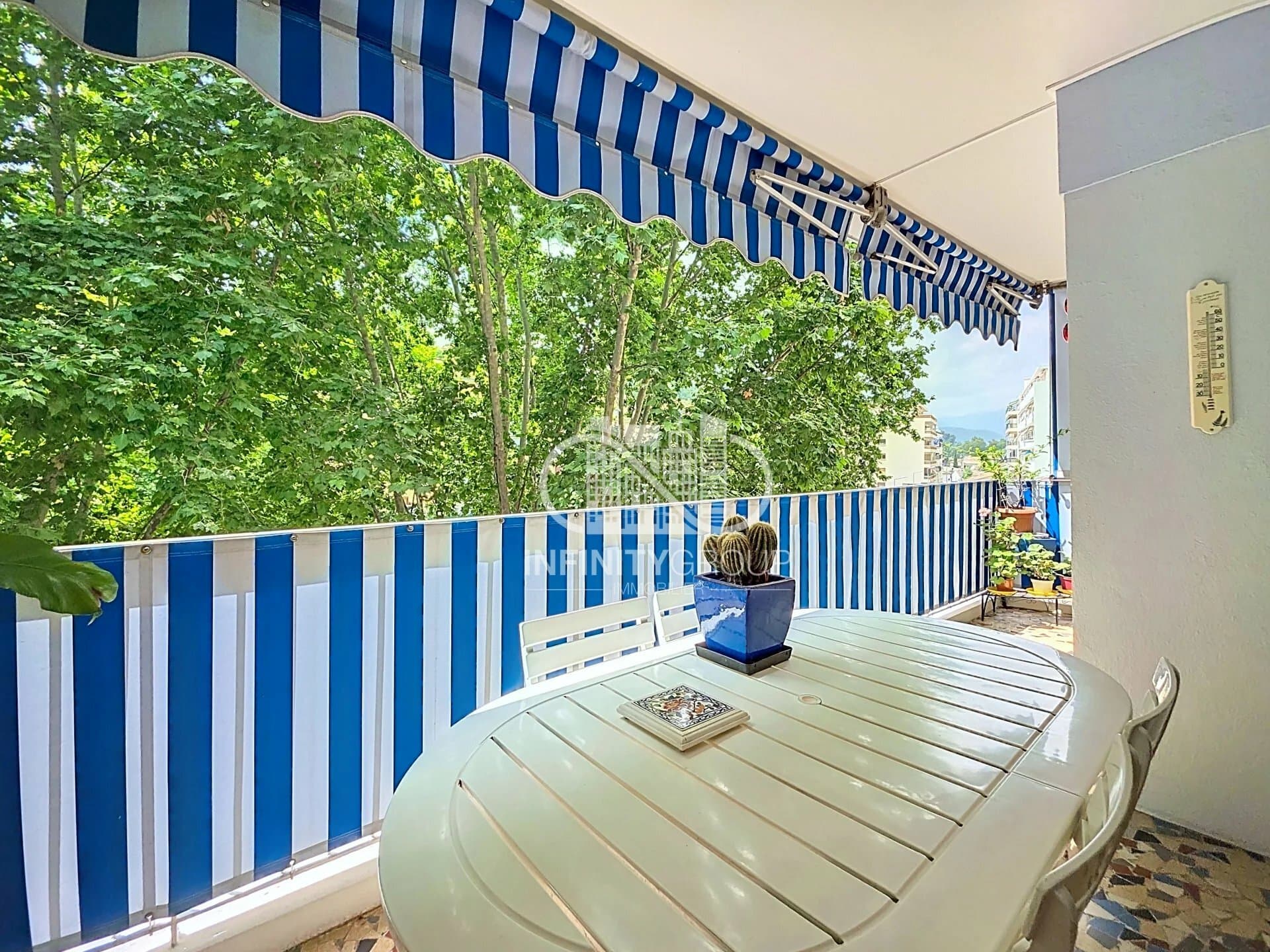 CENTRE-VILLE CAGNES-SUR-MER : SPACIEUX 4P AVEC TERRASSE, GARAGE EN OPTION !