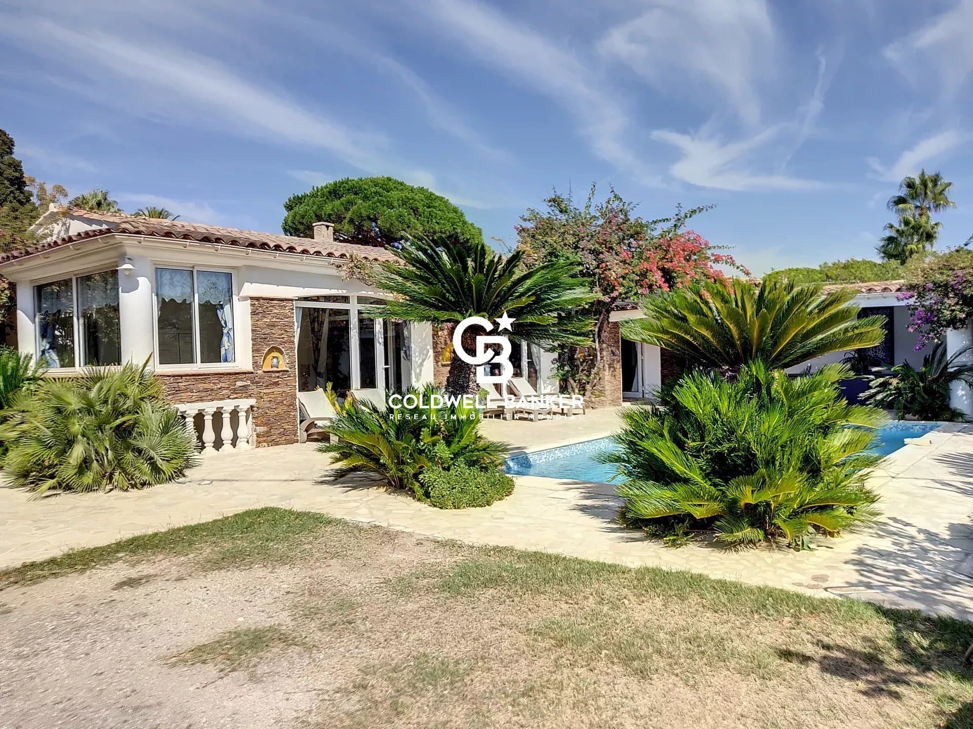 VILLA PROVENCALE AVEC 3 HABITATIONS