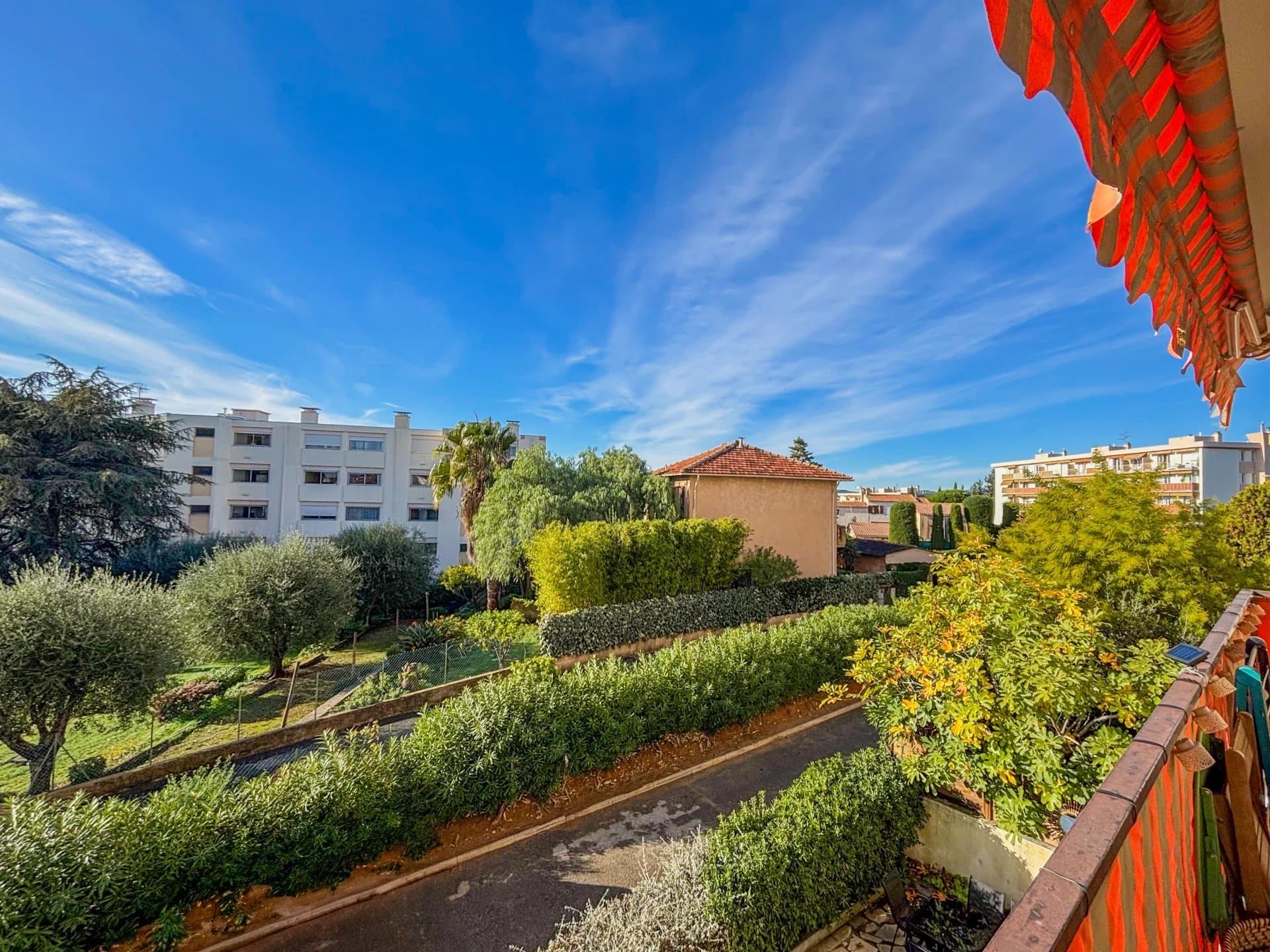 CAGNES-SUR-MER: 4 pièces avec terrasse vue mer et parking