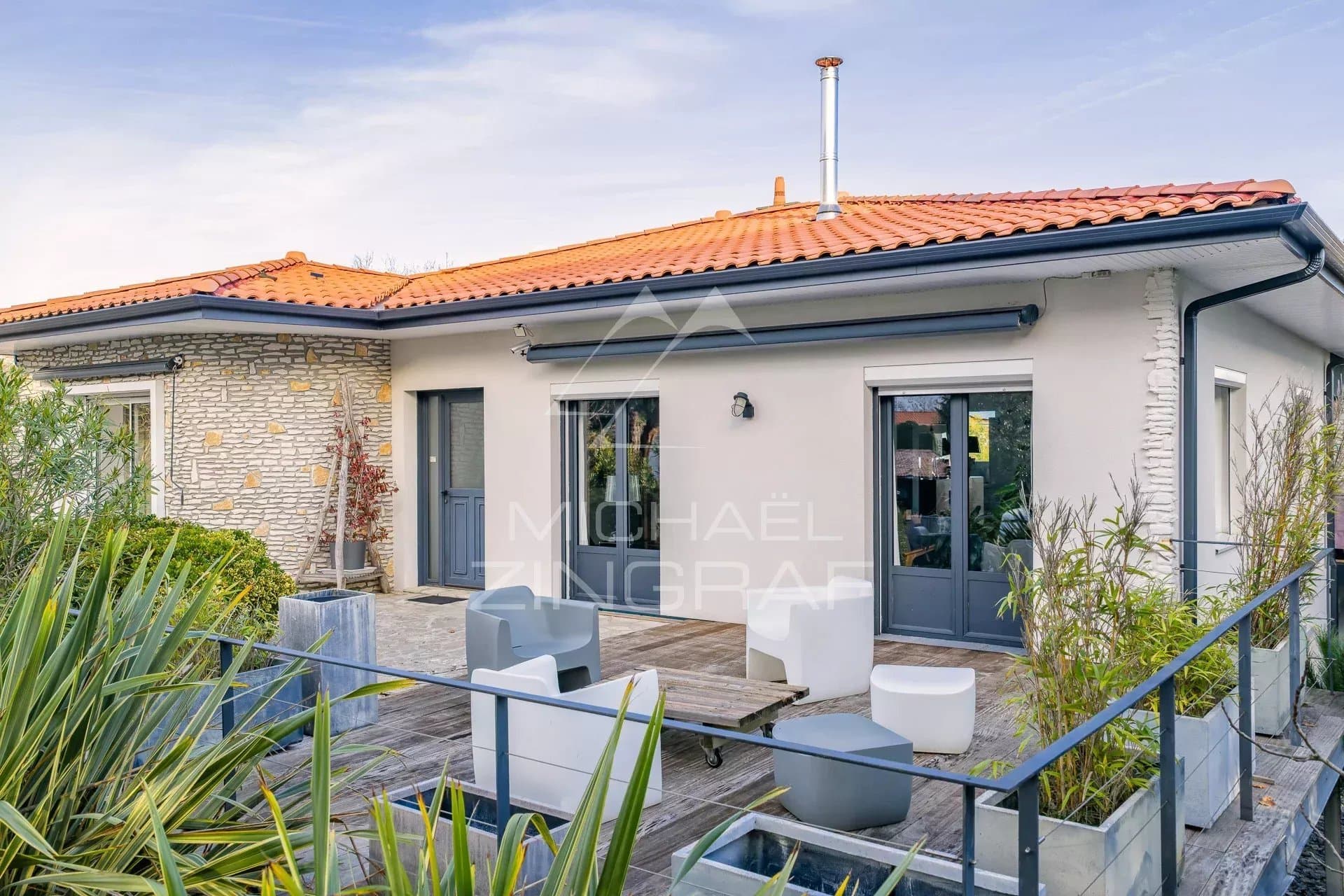 Maison contemporaine avec jardin et piscine au cœur de La Hume