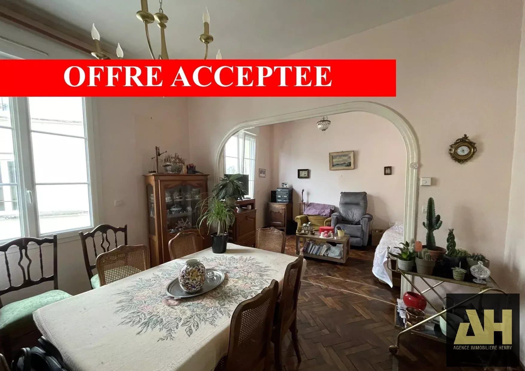 BREST SECTEUR ST-MARTIN PILIER ROUGE - APPARTEMENT DE 102 M² - 3 CHAMBRES - GARAGE