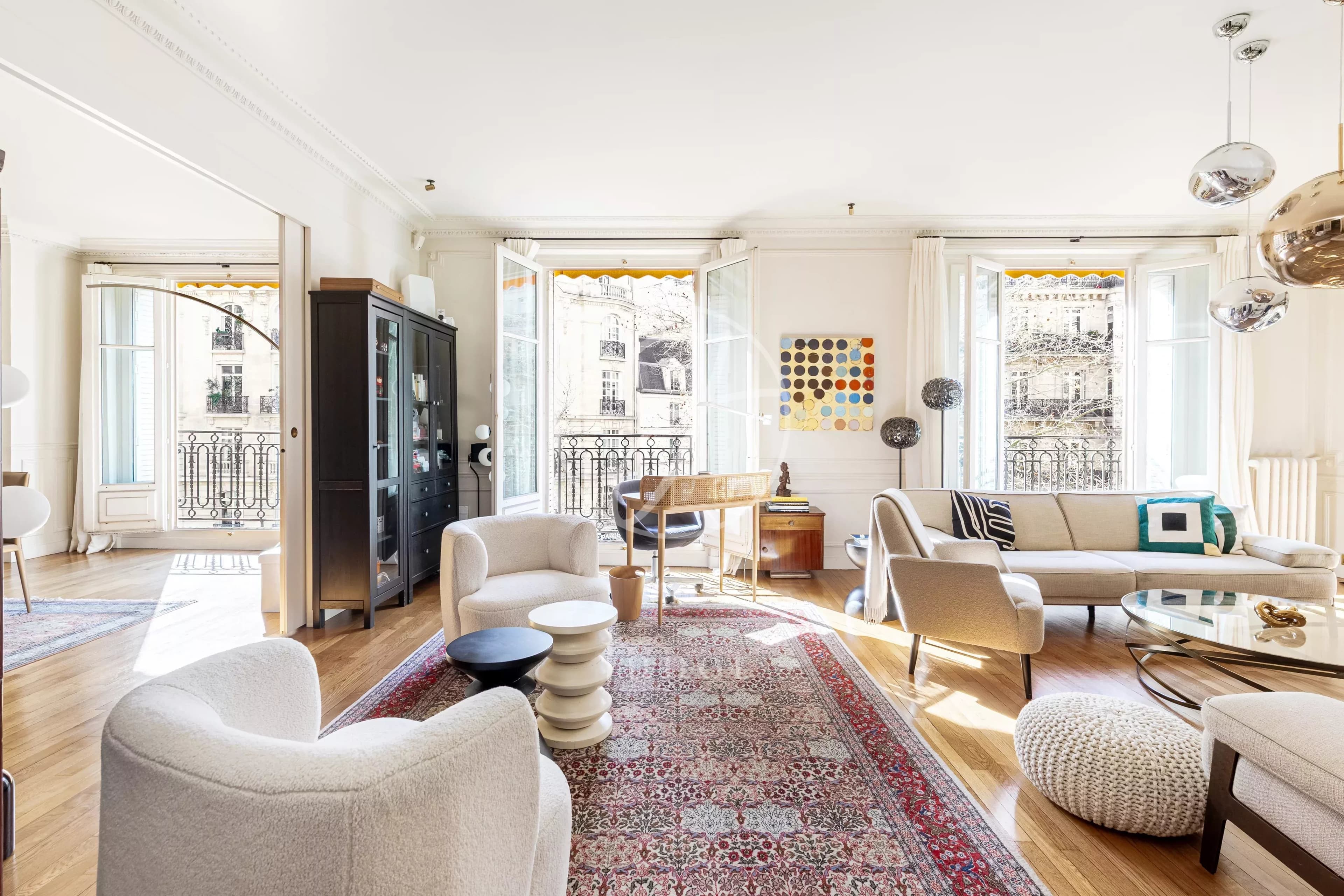Paris 7e - BAC / RASPAIL - Appartement à vendre - 5 pièces - 200,56m² Carrez - 4 chambres - Lumineux.