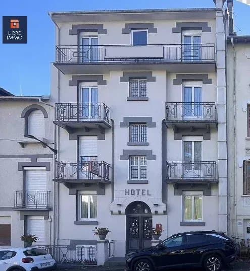 Immeuble 500 m² + jardin + dépendance