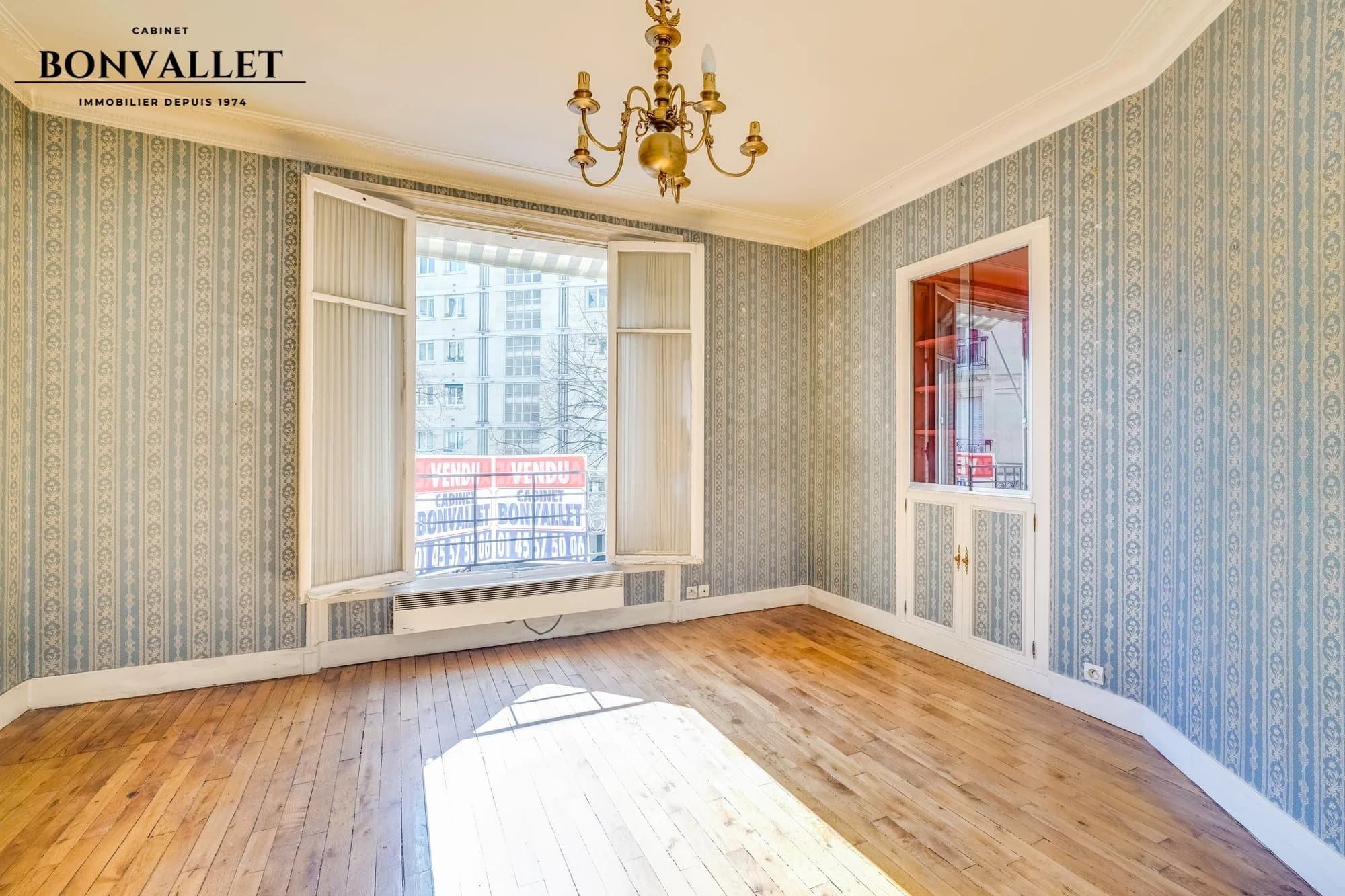 3 pièces 59,72 m² à rénover – Pied Métro Boucicaut – Immeuble pierre de taille avec ascenseur