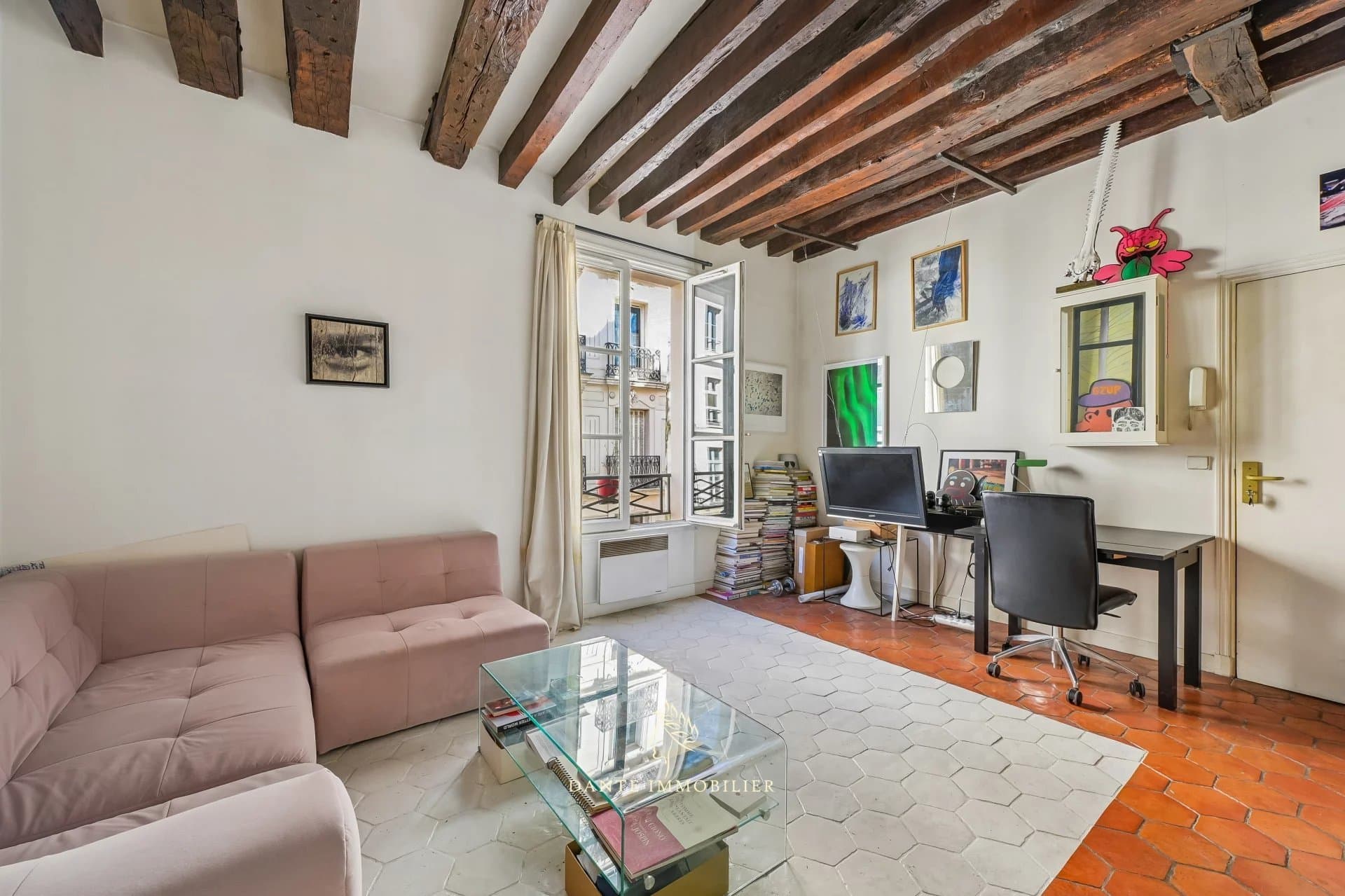 MONNAIE - APPARTEMENT DE CARACTERE