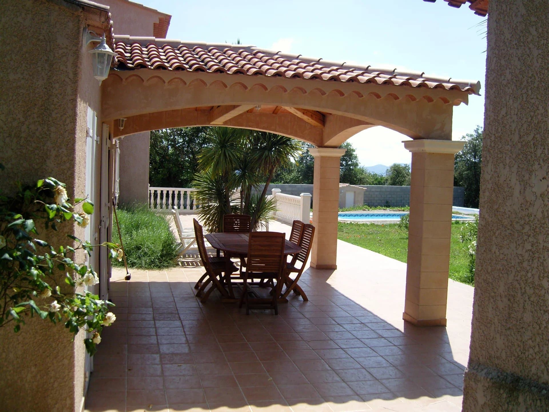 Villa de Type 6 et une villa de type 3 avec pIscine et dépendances sur St Maximin
