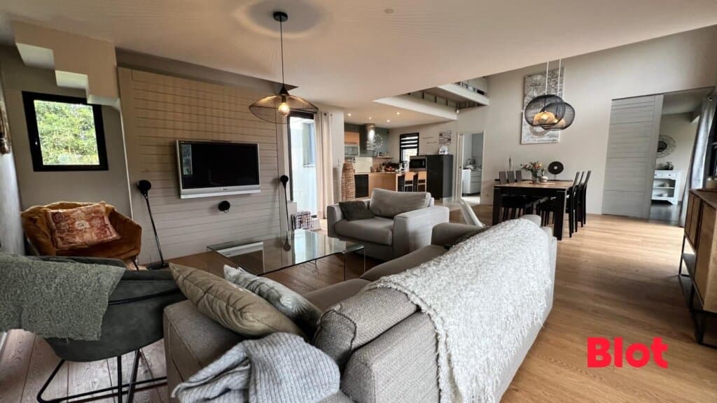 BLOT IMMOBILIER - Maison d'architecte A VENDRE sur BRUZ