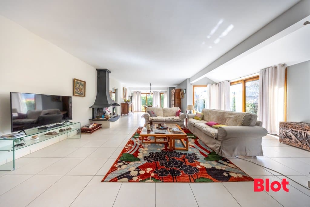 A vendre en EXCLUSIVITE chez BLOT IMMOBILIER DINARD- Maison grands volumes DINARD