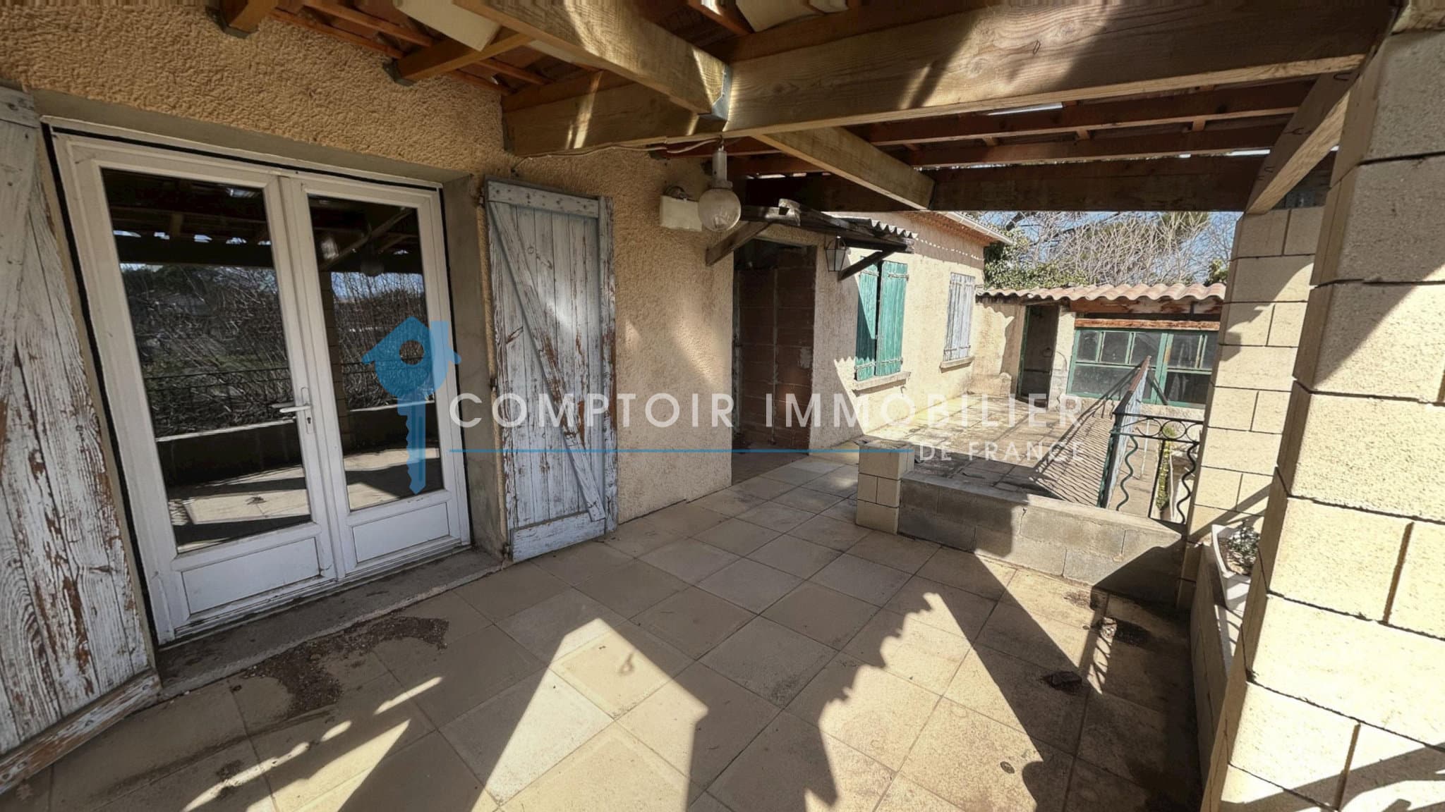 À VENDRE MAISON 200m2 AVEC T3 INDÉPENDANT À CARPENTRAS