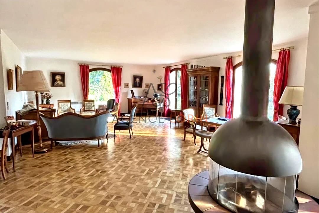 Maison - Le Vésinet - 258 m2 - 9 pièces
