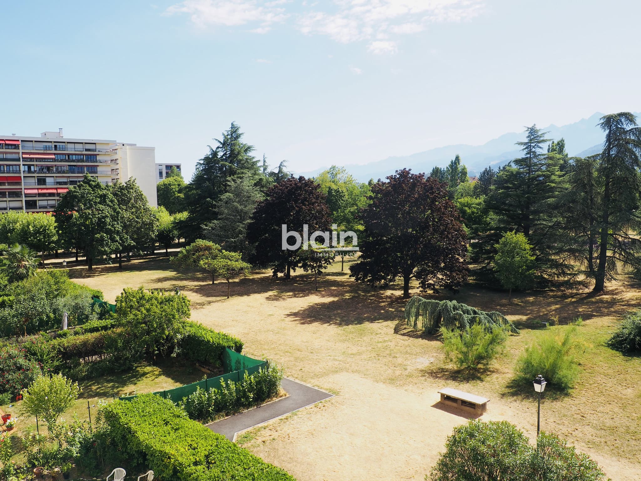 DOMAINE JEAN JAURÈS - GRAND T5 AU CALME AVEC VUE DÉGAGÉE SUR