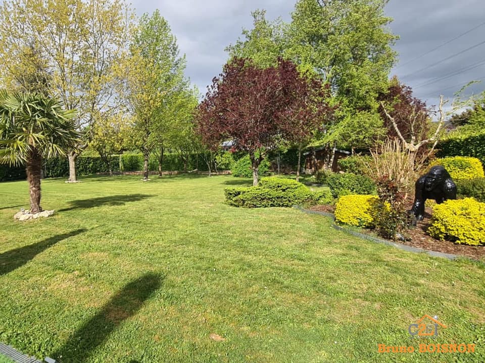 Maison 8 pièces 317 m2 avec piscine