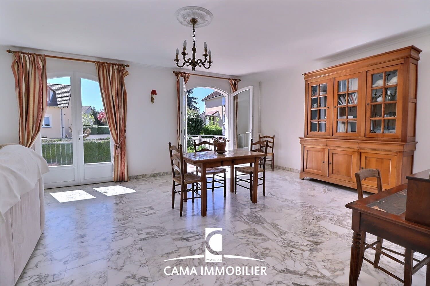 Maison individuelle 6 pièces, 142 m2, 4 chambres, sous-sol t