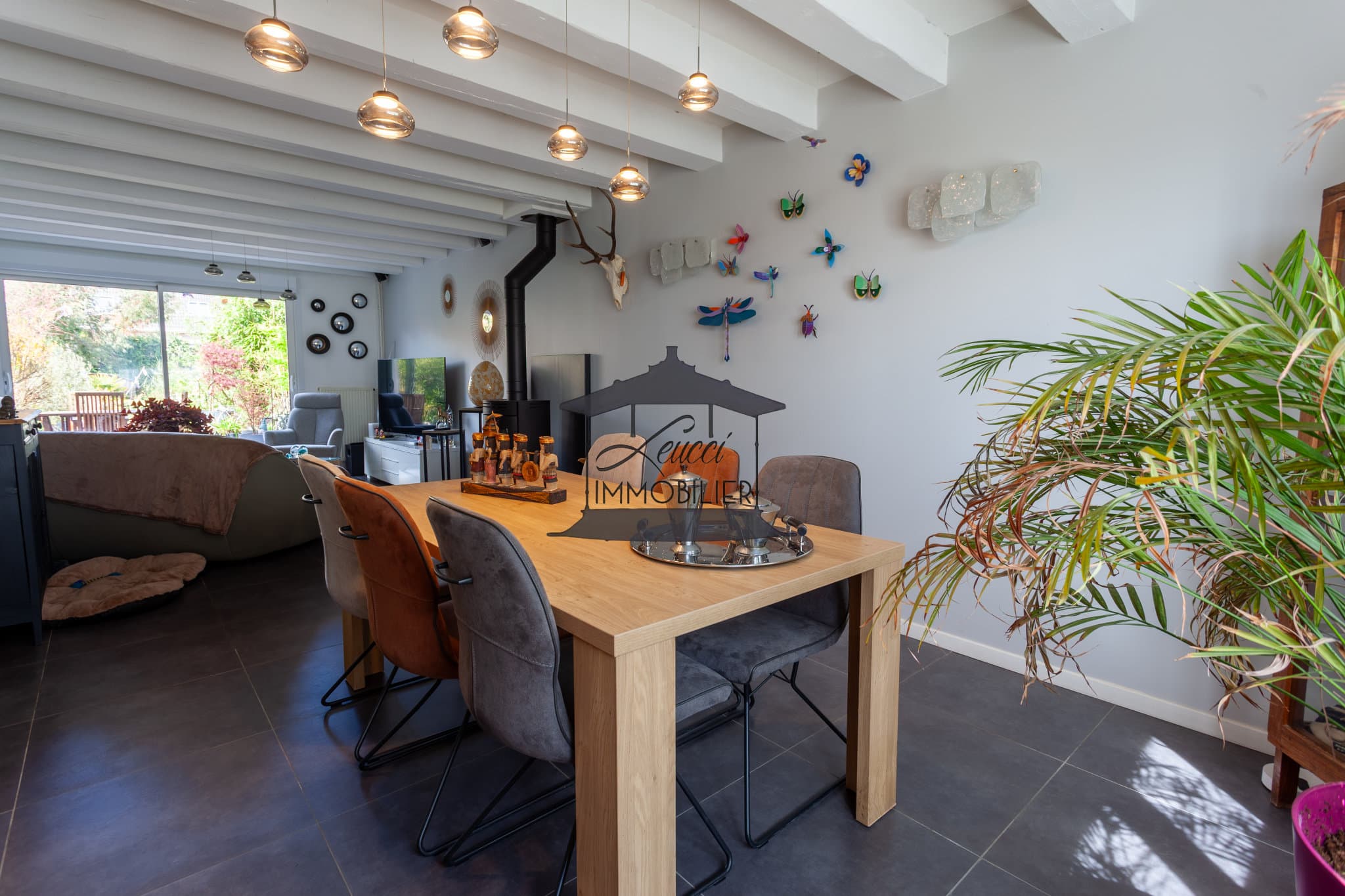 Maison 4 chambres, grand jardin, garage 3 véhicules