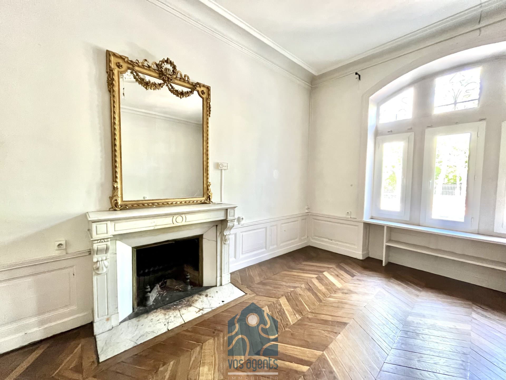 Hôtel particulier sur 3 niveaux avec terrasse