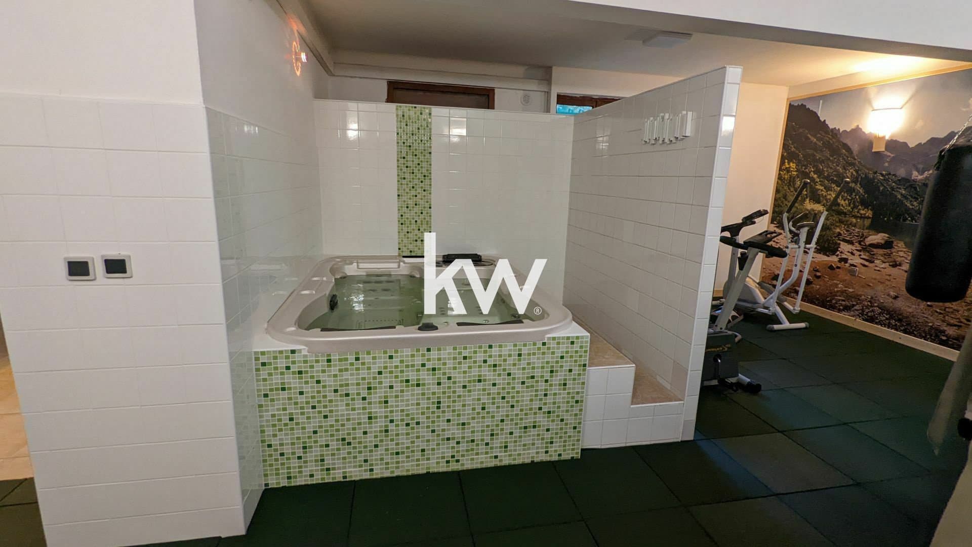 PORTO OTA T4 110M2 jardinet suites parentales jacuzzi et bel
