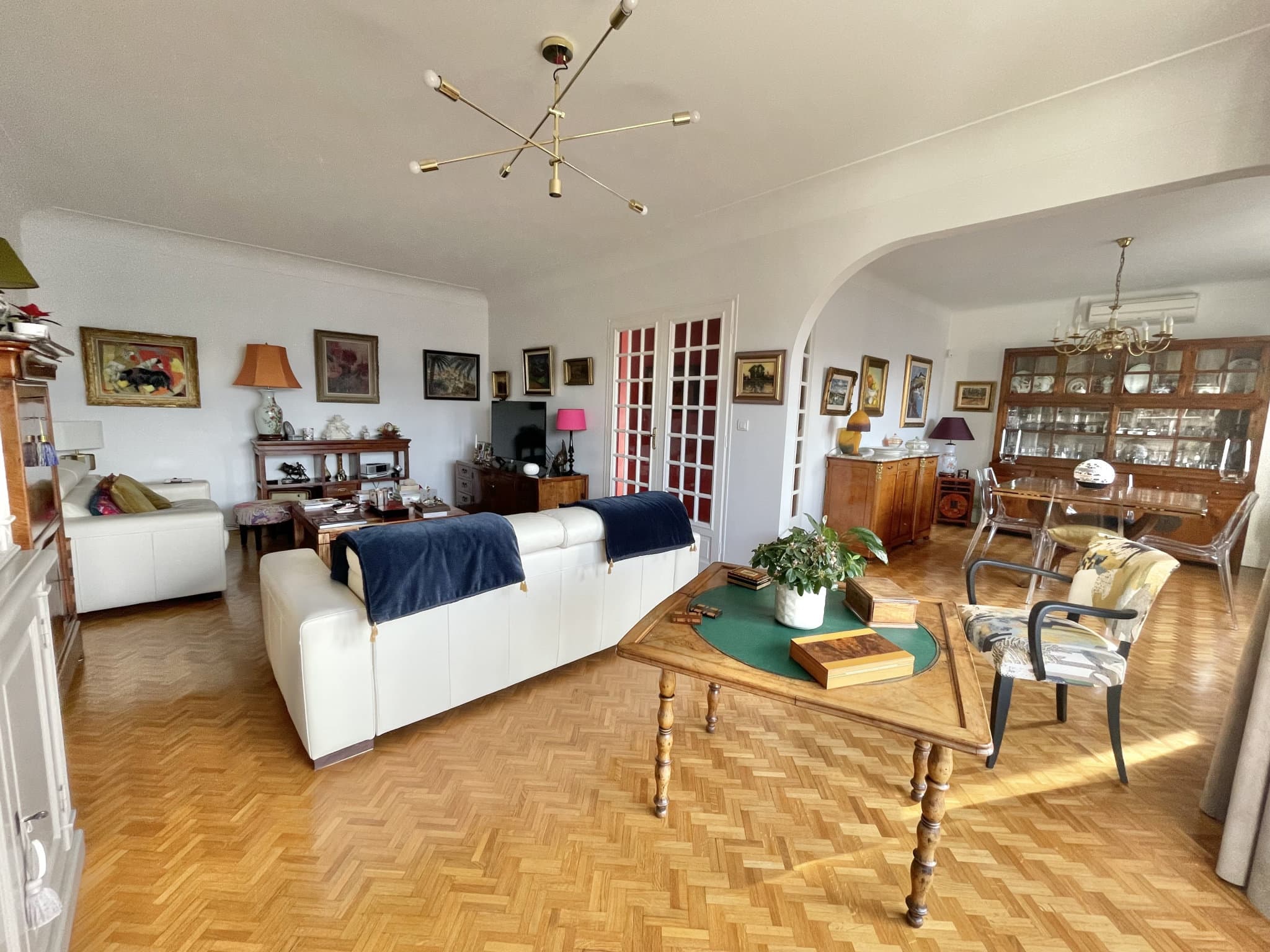 Maison de 6 pièces principales sur 391m2 de terrain avec gar