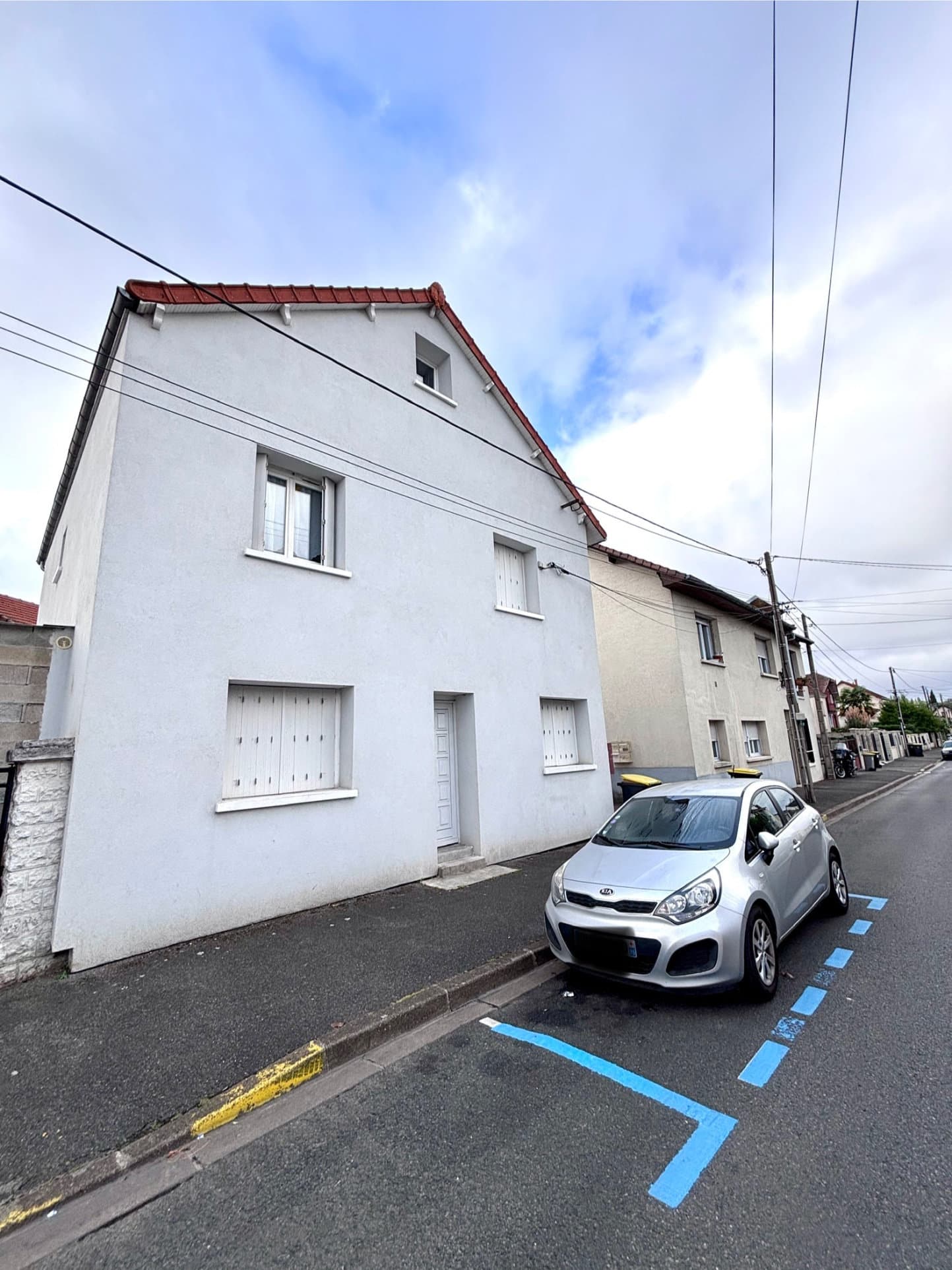 Immeuble à Livry Gargan de 239m2 composé de 4 logements :