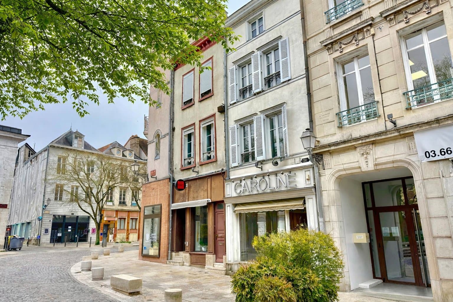 TROYES - Immeuble 10 pièces 220m2