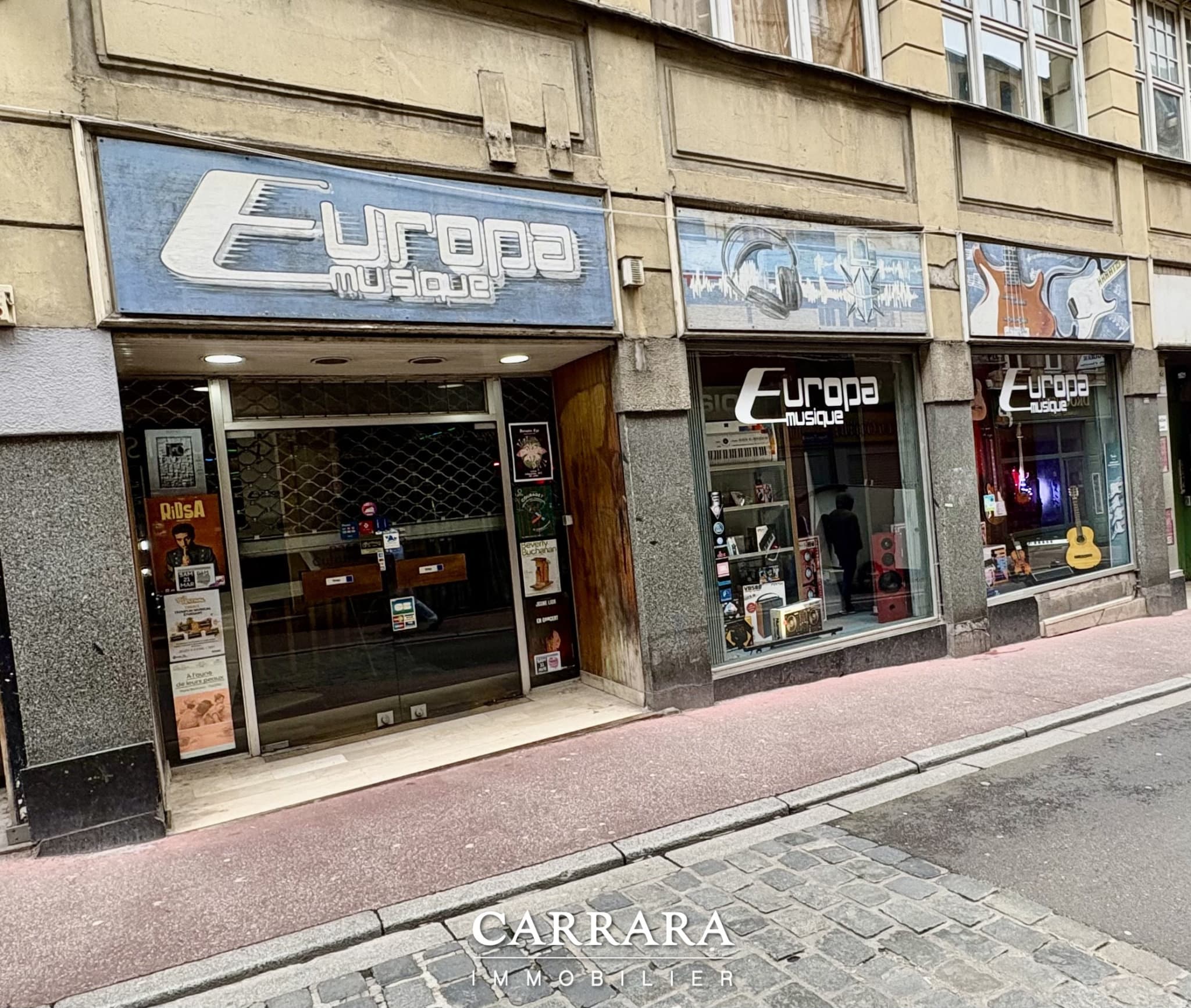Metz centre :Local commercial grande surface ,fort potentiel