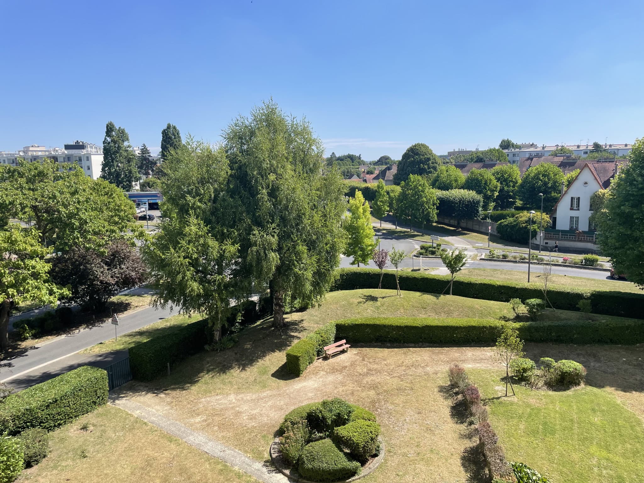 PONTOISE APPARTEMENT 4 PIECES 90 m2 ASCENSEUR BALCON