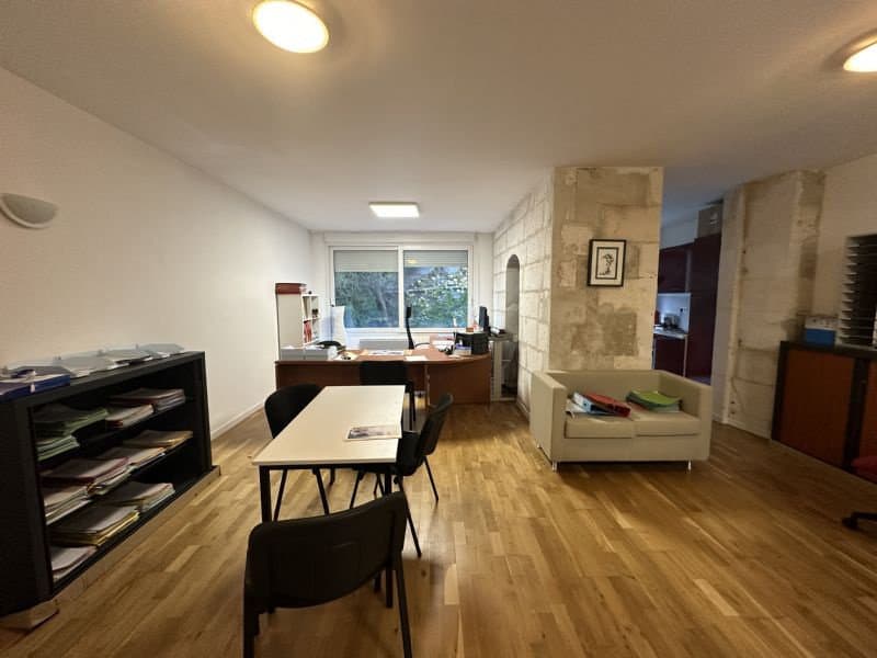 Baisse de prix - A VENDRE - HYPER CENTRE ANGOULEME - Deux pl