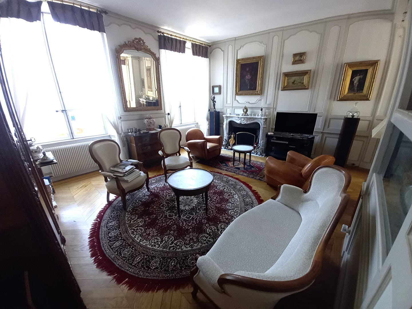 APPARTEMENT CENTRE HAUTE AVEC ASCENSEUR VILLE AVEC GARAGE ET