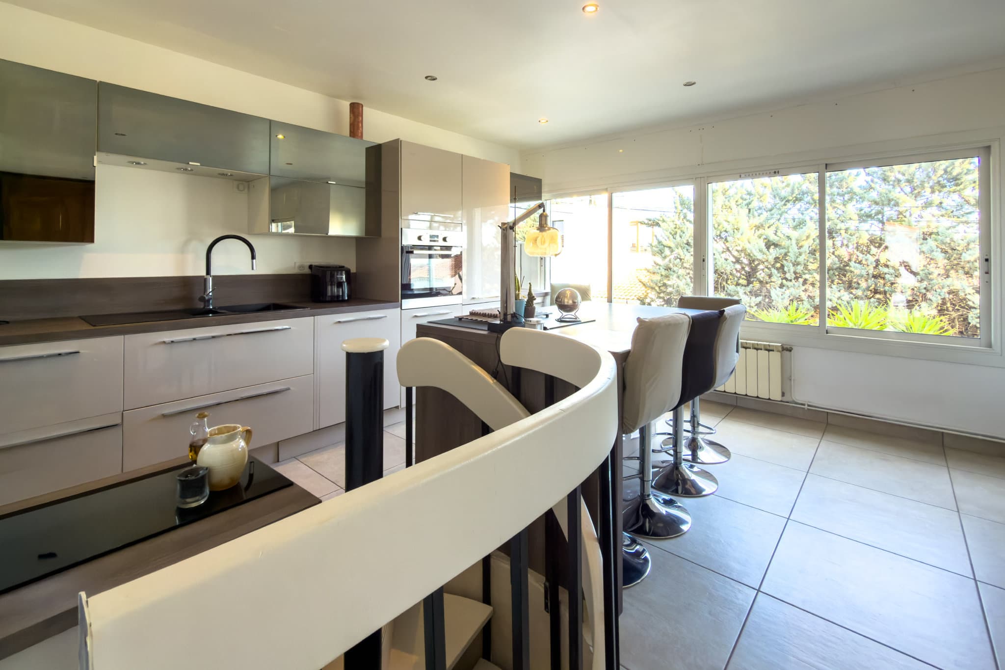 200 m plage de l'Ayguade, 4 appartements dont 3 locations sa