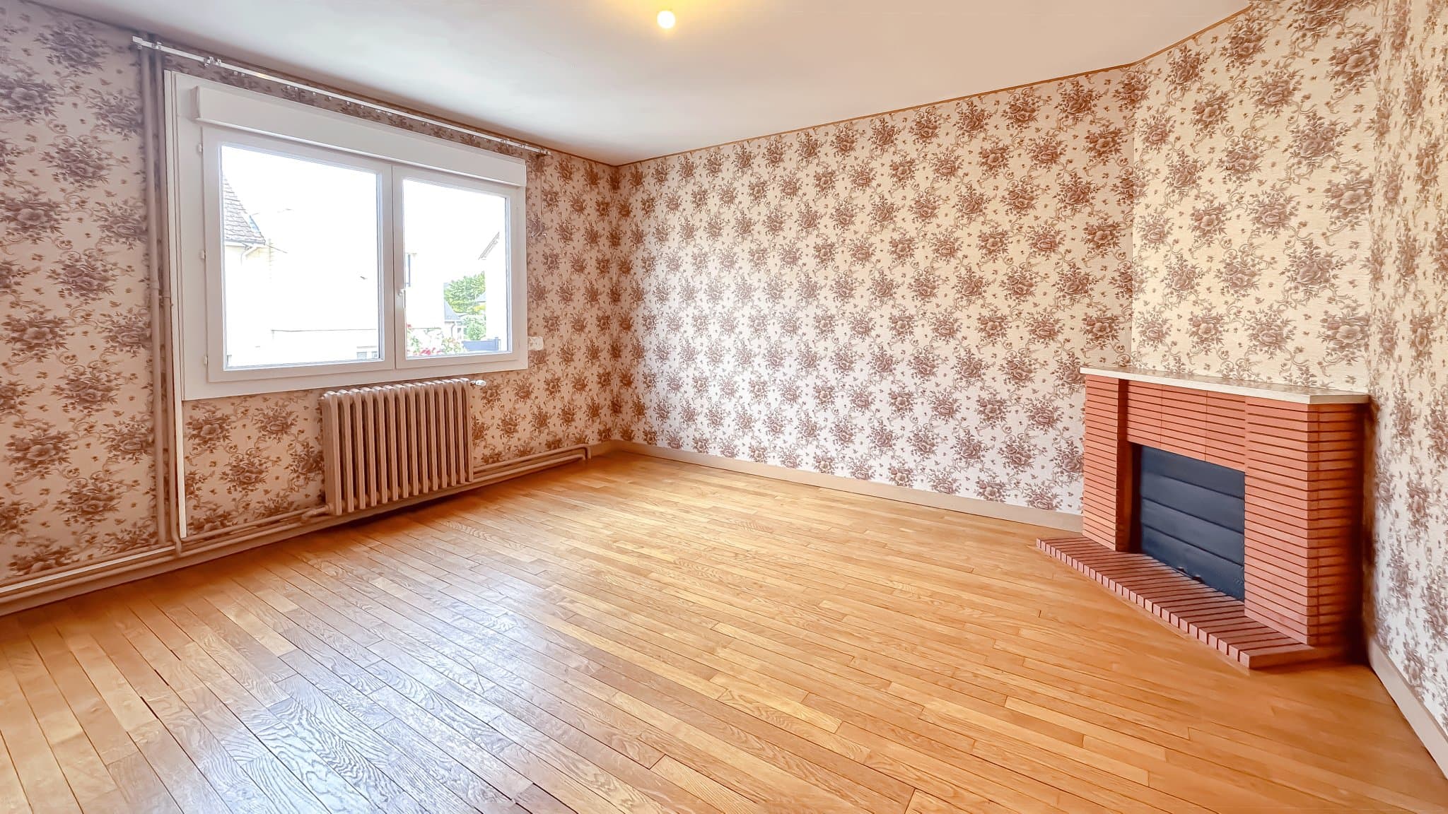 A Vendre : Maison T6 avec jardin, garage et cave - Prémartin