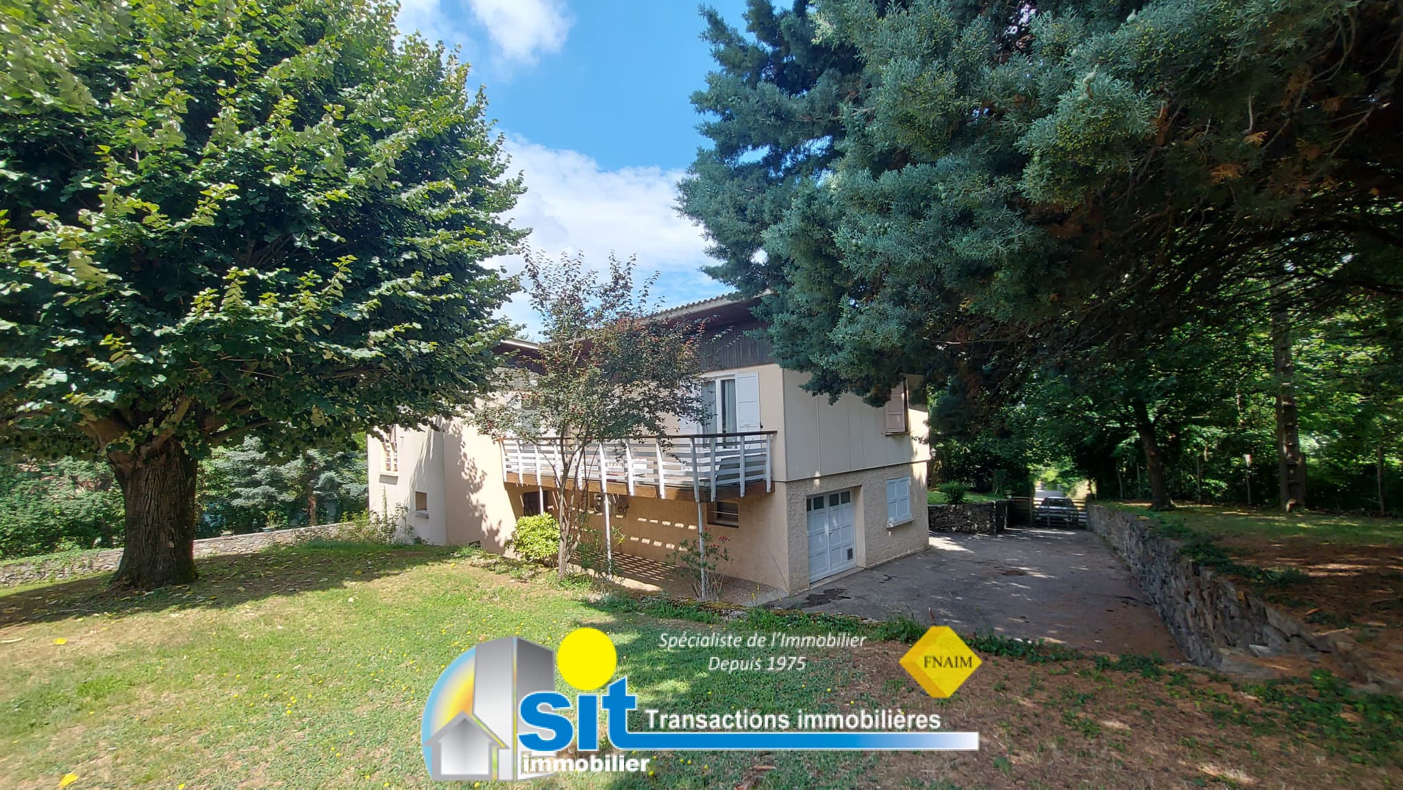 MAISON SUR SOUS-SOL COMPLET
