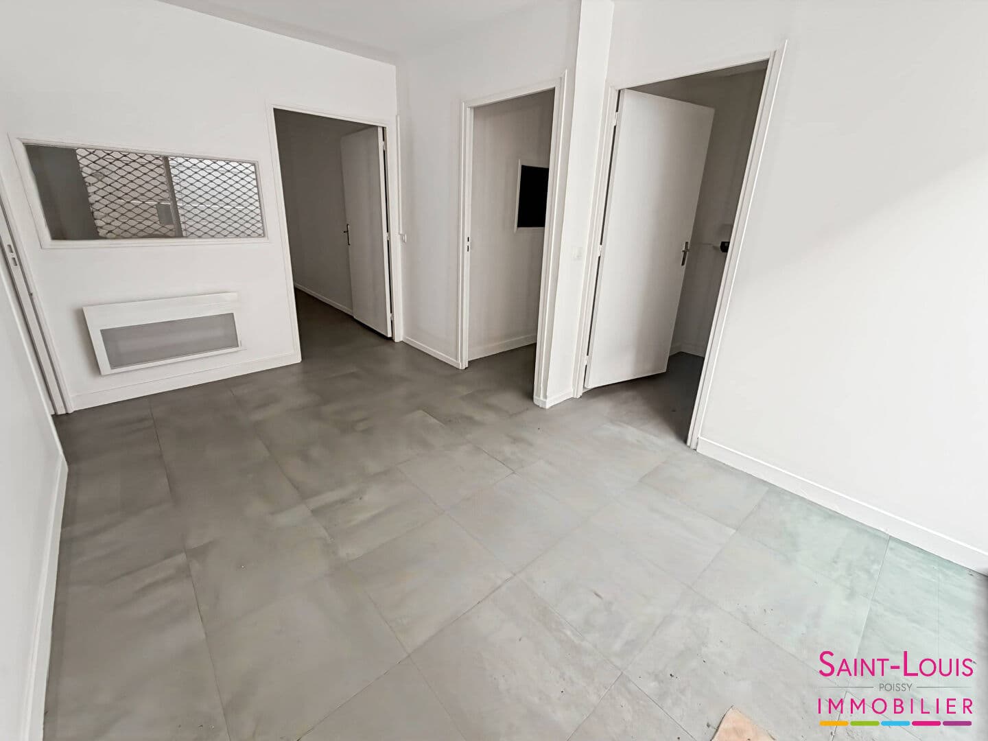Poissy Centre Local commercial en duplex de 160m2 type maison de ville