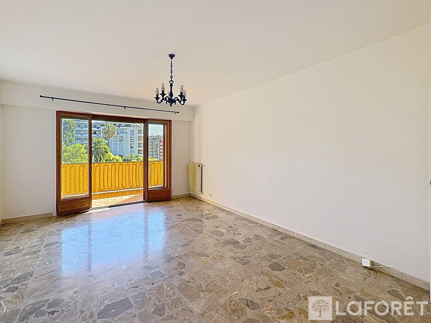 3 PIECES DE 75.25 m2 RQUEBRUNE CAP MARTIN - CARNOLES - GARAGE