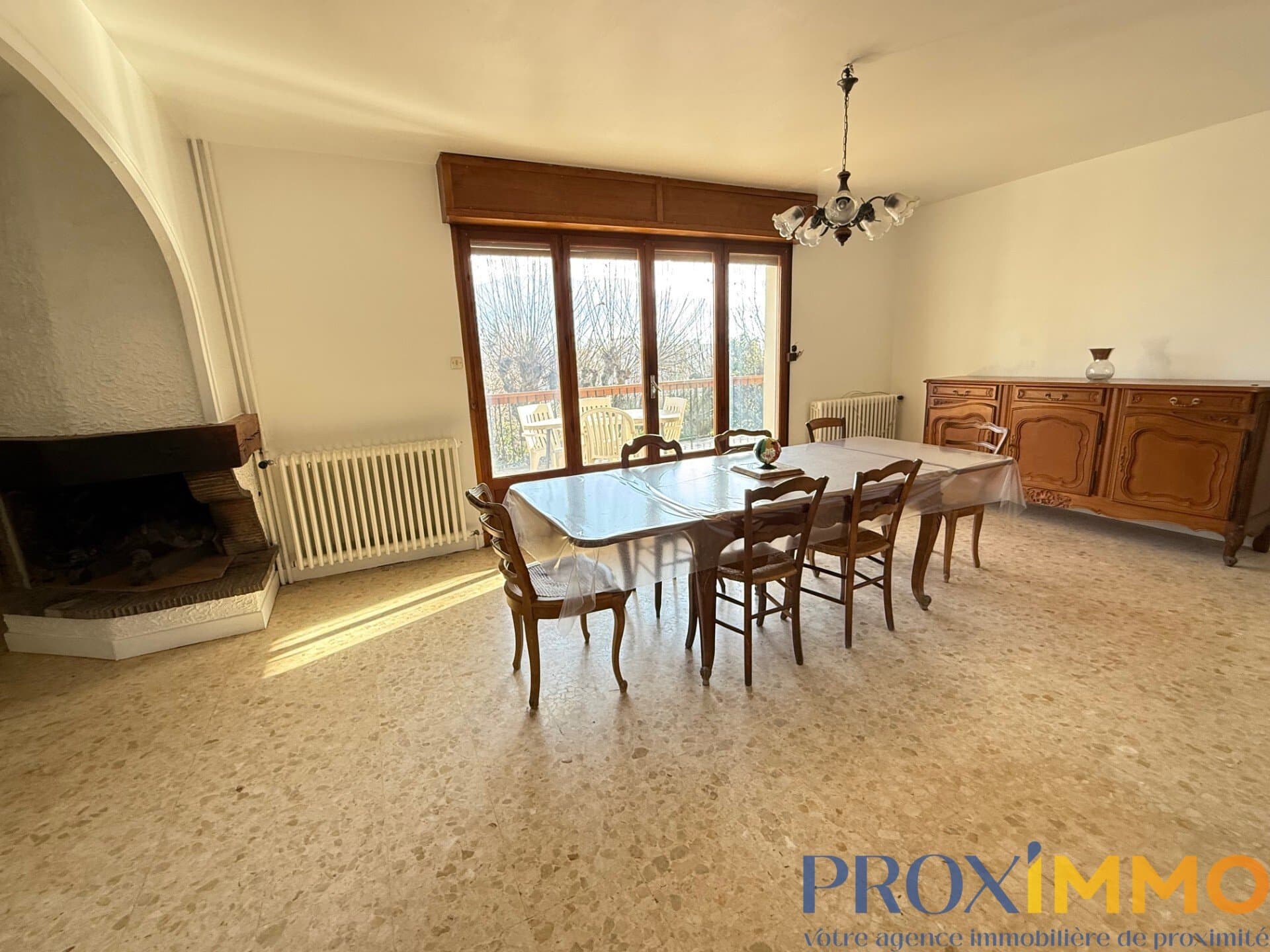 Grande villa sur sous sol au calme sur 888 m² de terrain a proximité du centre ville !