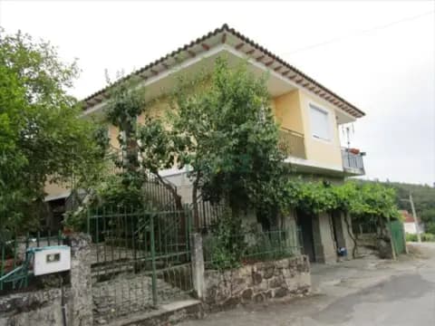 Chalet en Leiro (Capital)