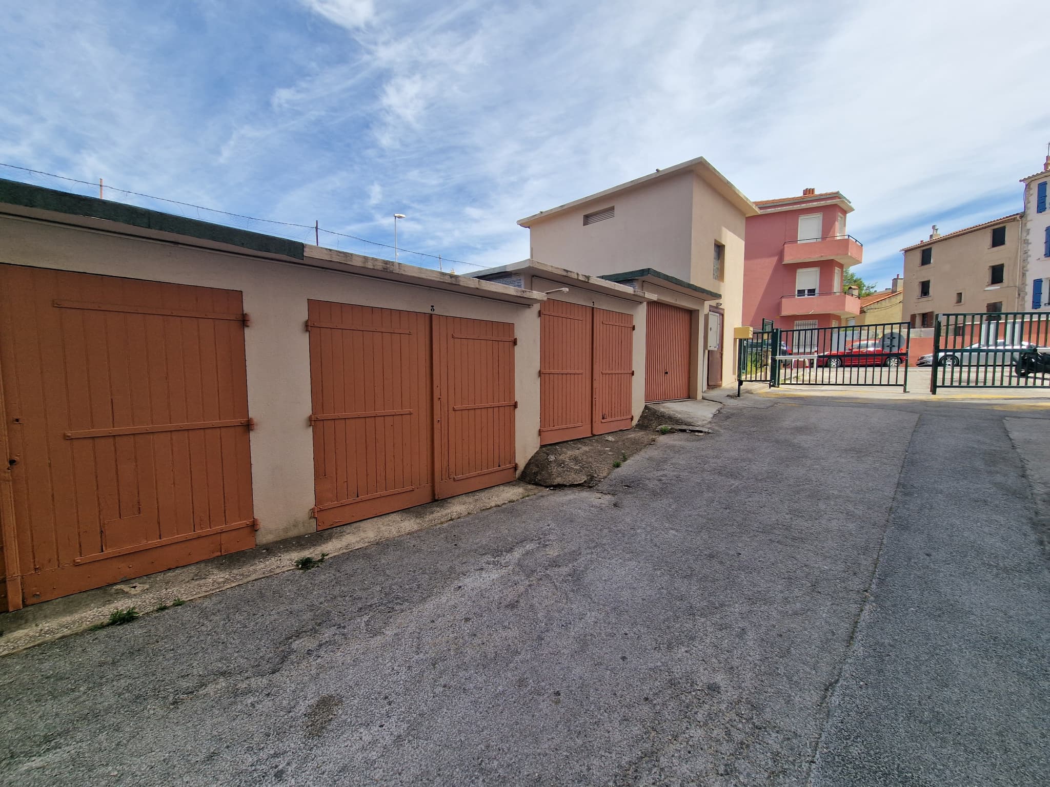 GARAGE