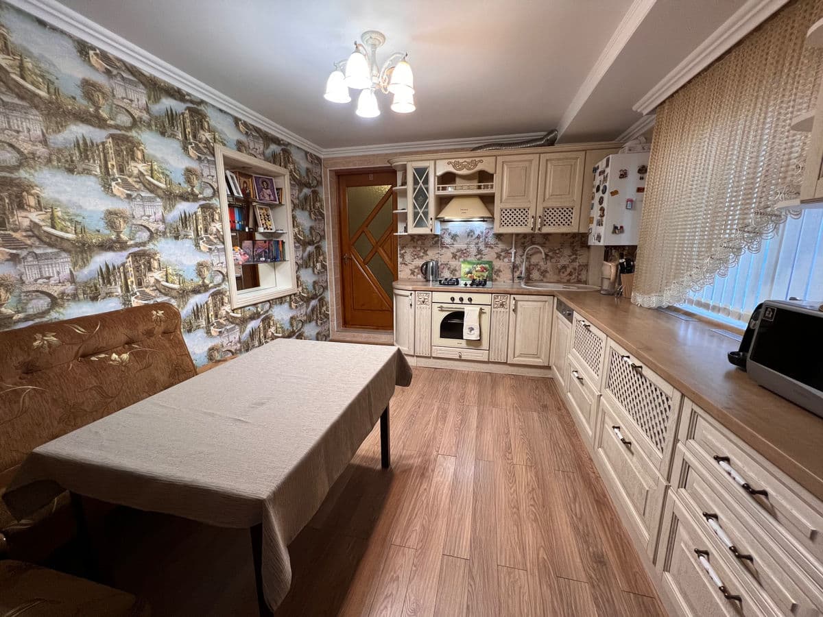 Casă 140 m² pe teren 6 ari