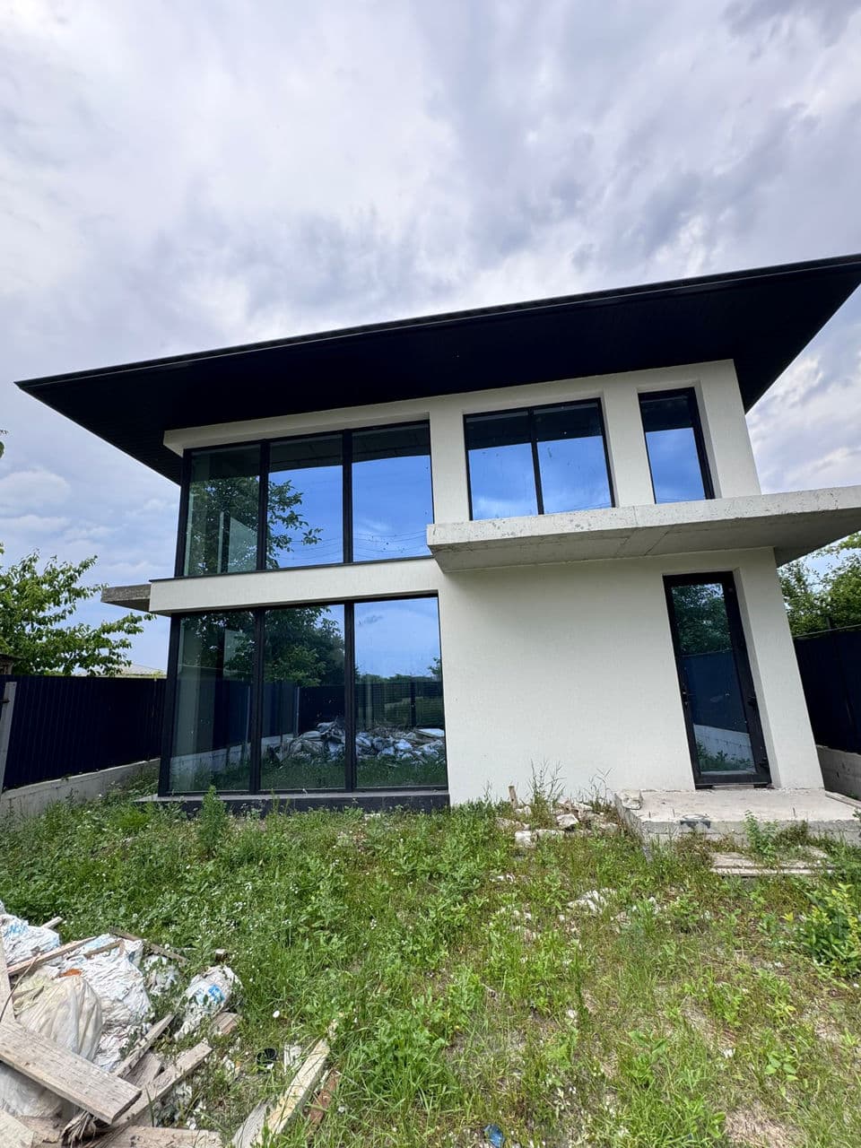 Casă 231 m² pe teren 6 ari