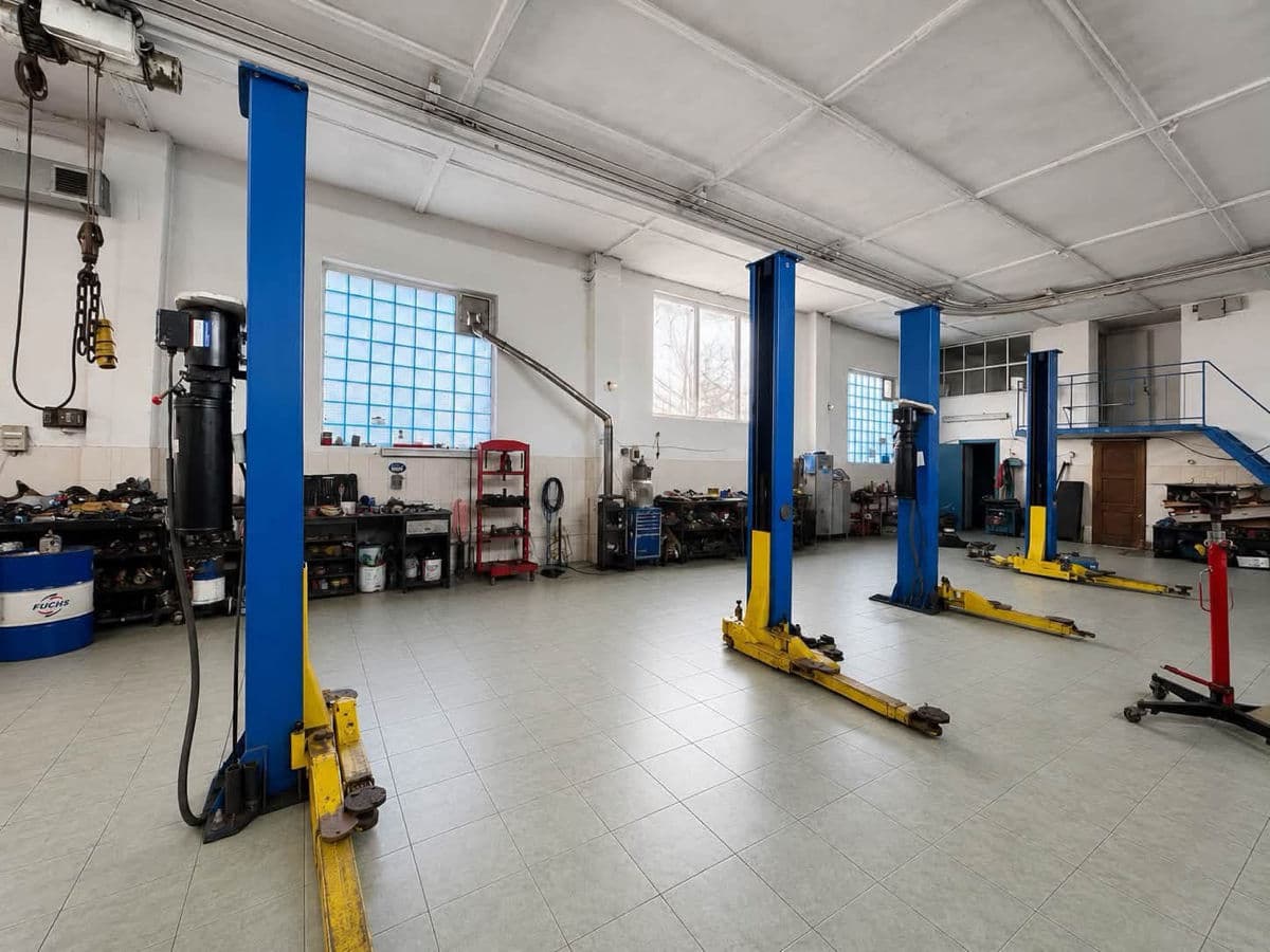 800 m², service auto