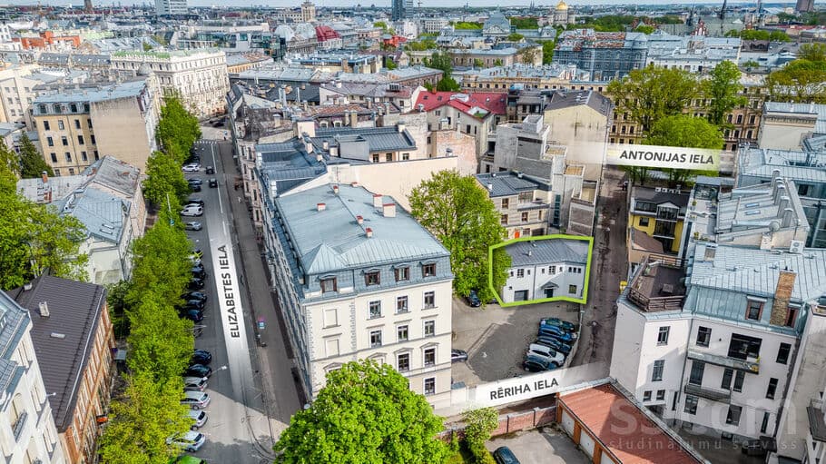 1 rooms, 1006.0 m², Centre