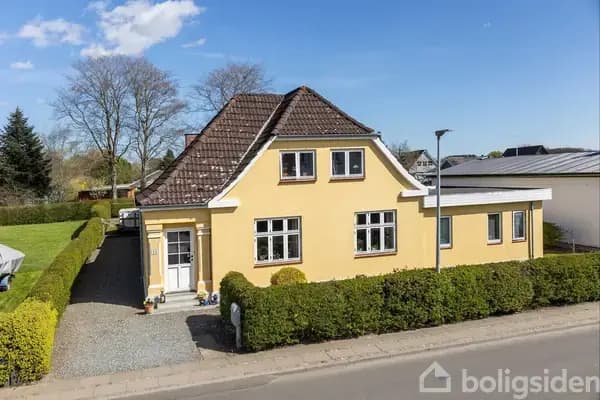 Charmerende villa med sjæl og plads