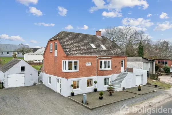 Stor og velholdt murermestervilla i Barmer!