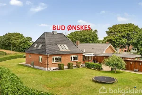 Smuk og indflytningsklar villa i naturskønne omgivelser nær Esbjerg og Varde