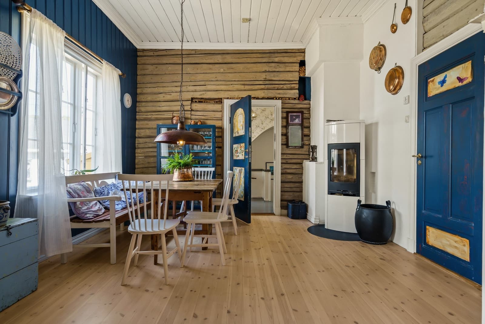 ASK Møller Unik bygård i hjertet av Gamlebyen | Atelier, takterrasse og utleiedel Voldgaten 6, Gamle Fredrikstad 301 m² 10 900 000 kr Totalpris: 11 173