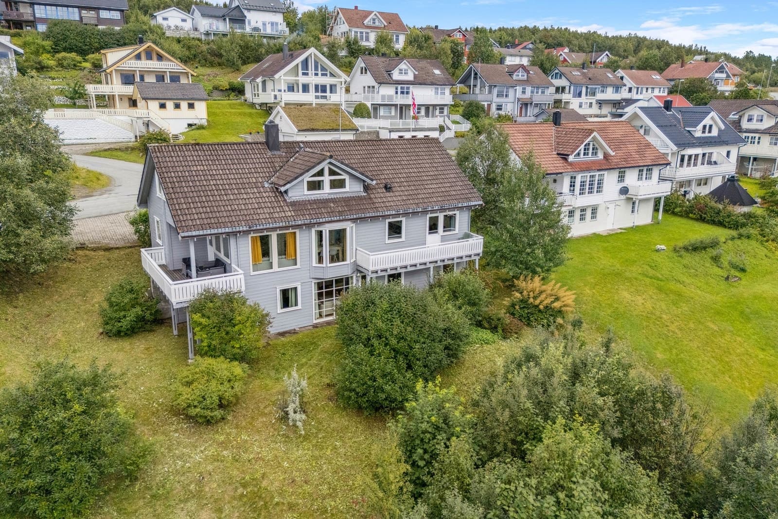 EiendomsMegler 1 Bodø Innholdsrik og romslig enebolig på Mørkved |