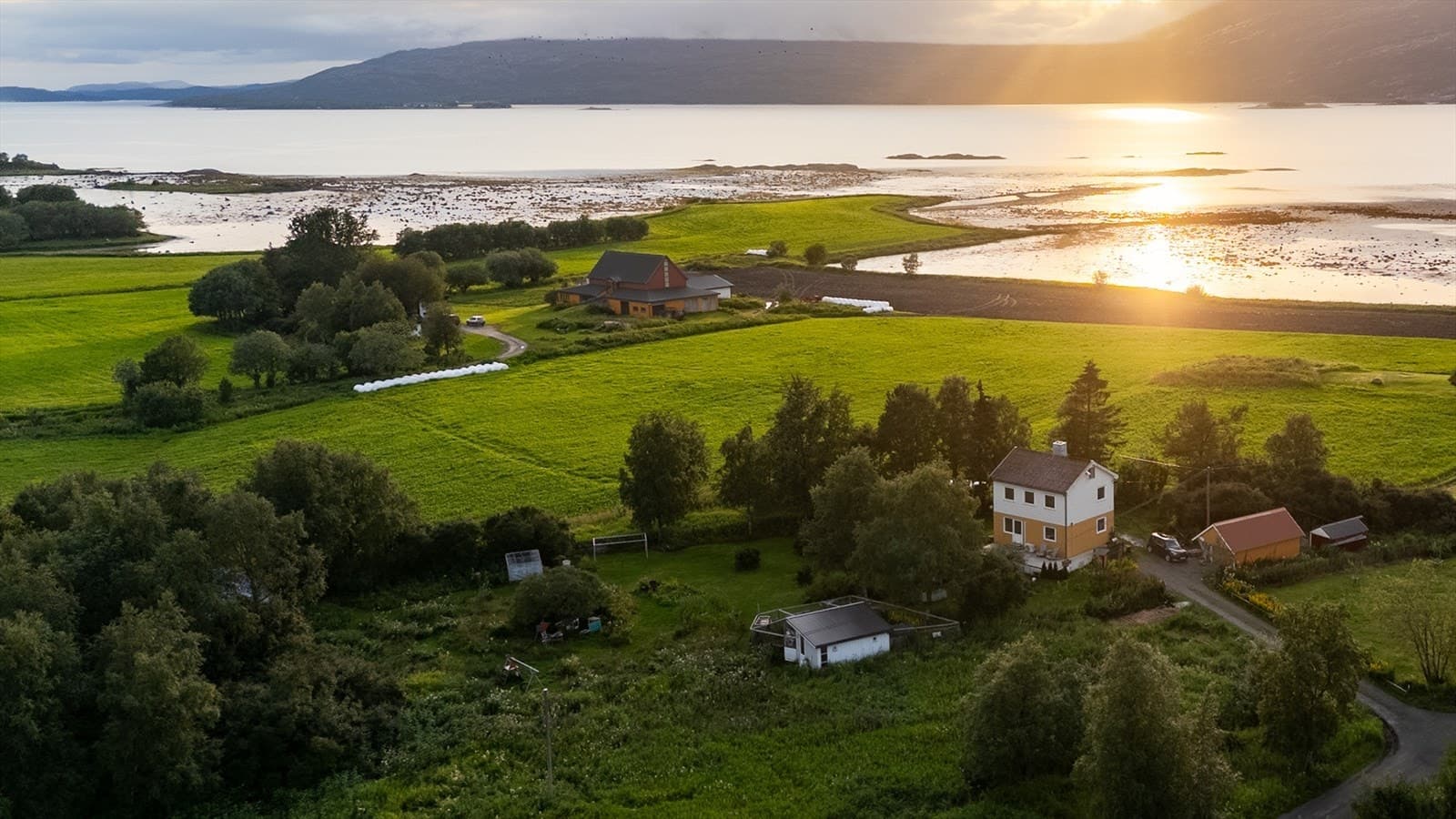 Aeiendom Landlig enebolig med ca
